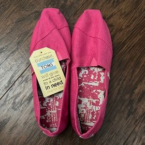 TOMS Earthwise Classics. Women’s Size 11. New. Made from recycled canvas. Pink.